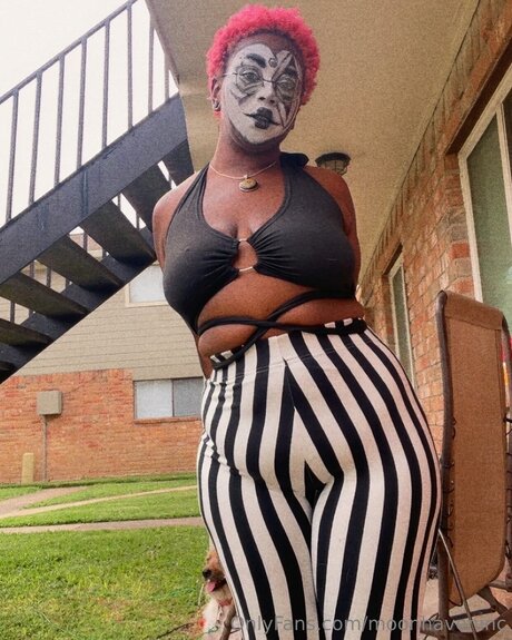 Naakte gelekte OnlyFans-foto van Moonhaveninc
