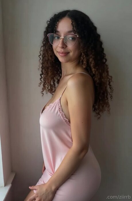 Naakte gelekte OnlyFans-foto van Sunny Bell