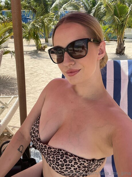 Naakte gelekte OnlyFans-foto van Luna Lex Gina