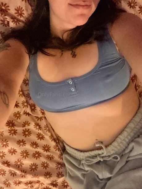 Naakte gelekte OnlyFans-foto van Love Moxie