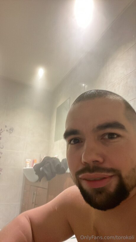 Naakte gelekte OnlyFans-foto van Torokoli