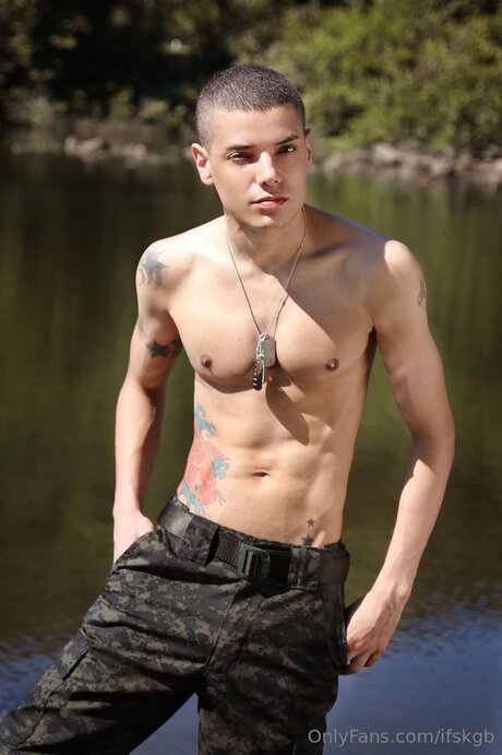Naakte gelekte OnlyFans-foto van Ifskgb