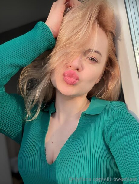 Naakte gelekte OnlyFans-foto van Lili Sweetiest
