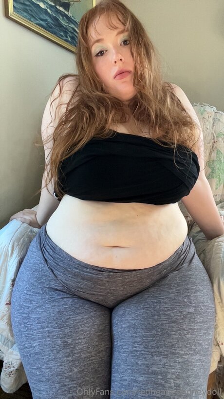 Naakte gelekte OnlyFans-foto van Redheadedhoneydoll