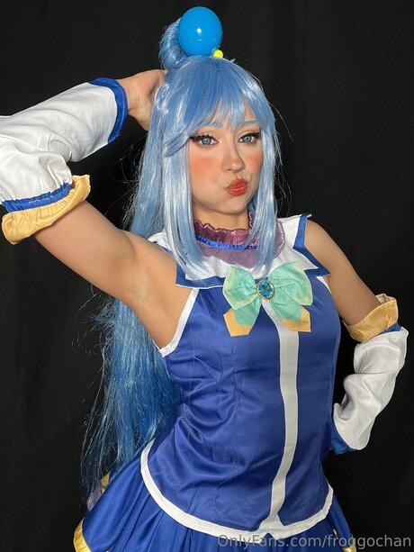 Naakte gelekte OnlyFans-foto van Froggochan