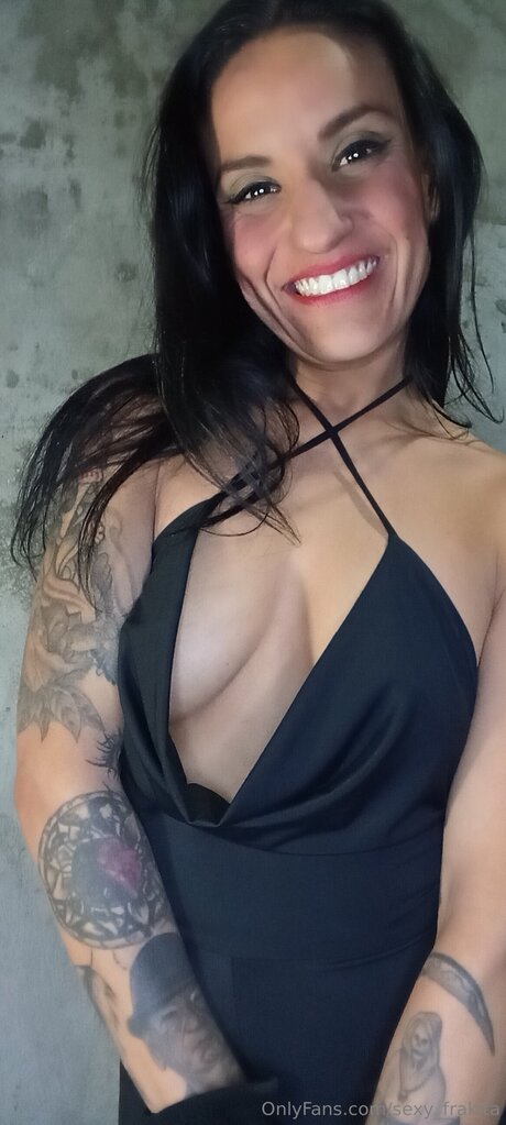 Naakte gelekte OnlyFans-foto van Sexy Frakita