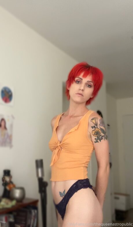 Naakte gelekte OnlyFans-foto van Thequeenastropublic