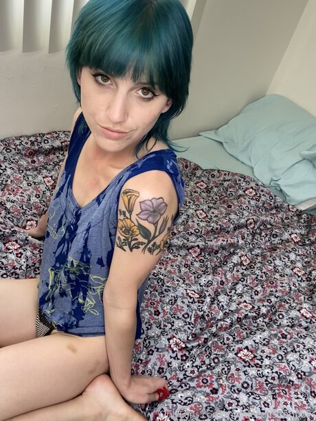 Thequeenastropublic