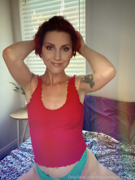 Thequeenastropublic