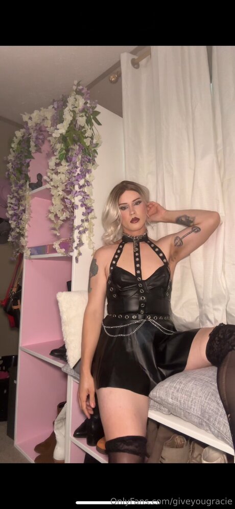 Naakte gelekte OnlyFans-foto van Giveyougracie