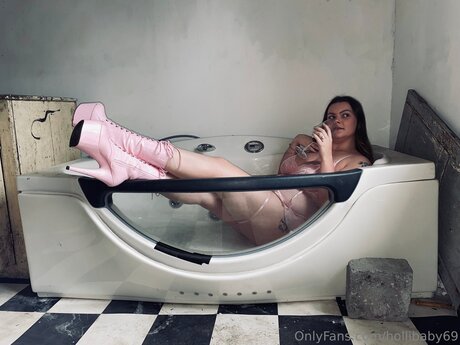 Hollibaby69
