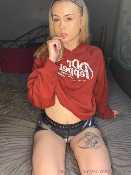 Naakte gelekte OnlyFans-foto van Xo Roseyrose Xo