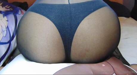 Naakte gelekte OnlyFans-foto van Latrapitoowo