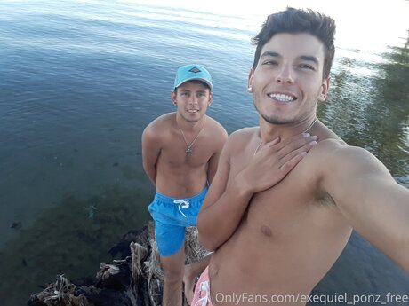 Naakte gelekte OnlyFans-foto van Exequiel Ponz Free