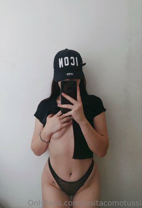 Naakte gelekte OnlyFans-foto van Rositacomotussi