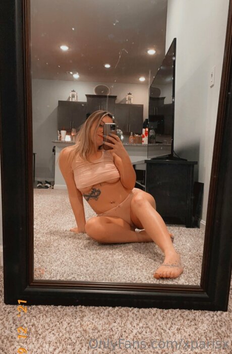 Naakte gelekte OnlyFans-foto van Xparisx