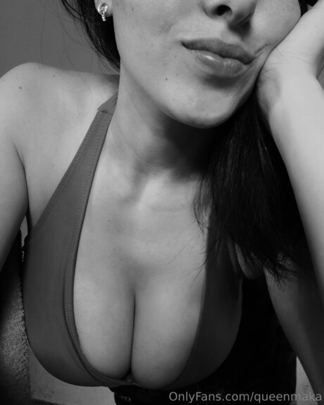 Naakte gelekte OnlyFans-foto van Queenmaka