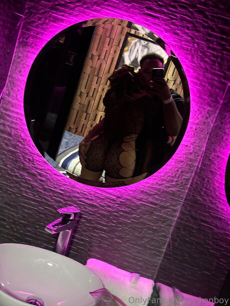 Naakte gelekte OnlyFans-foto van Cakenboy