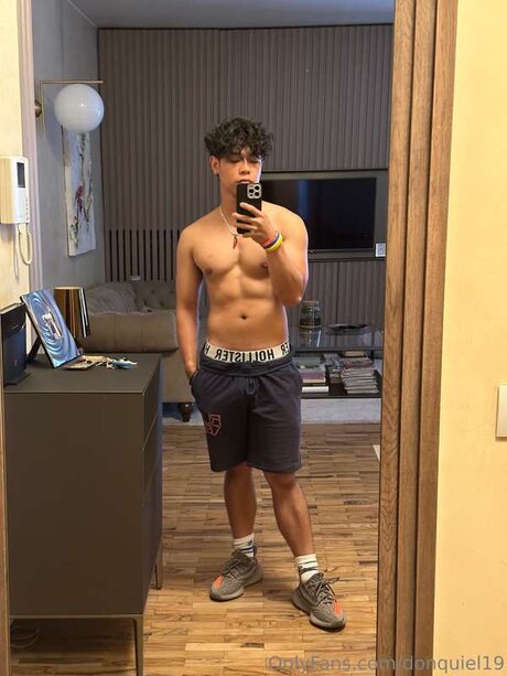 Naakte gelekte OnlyFans-foto van Donquiel19