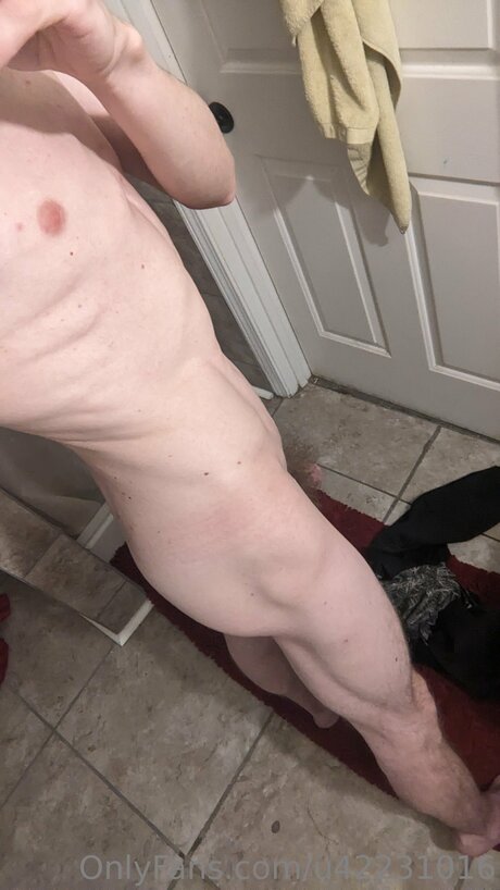 Naakte gelekte OnlyFans-foto van U42231016