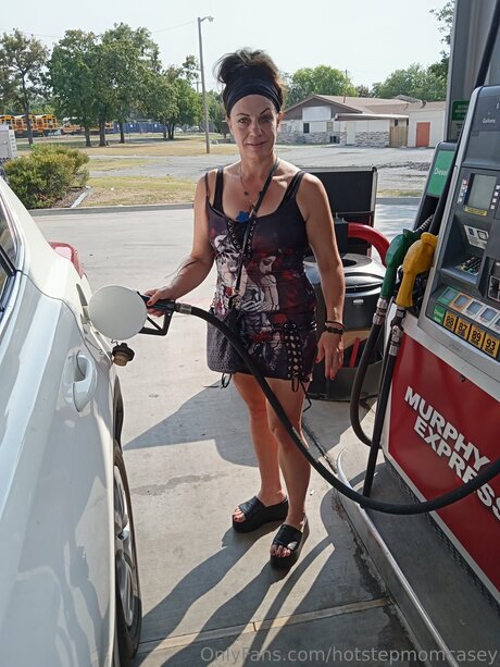 Hotstepmomcasey