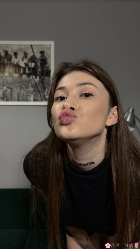 Naakte gelekte OnlyFans-foto van Arina Stars