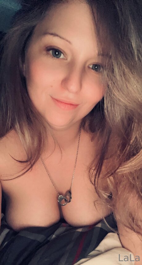 Naakte gelekte OnlyFans-foto van Goldengurl999