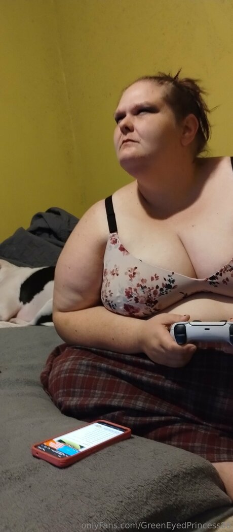 Naakte gelekte OnlyFans-foto van Greeneyedprincess86