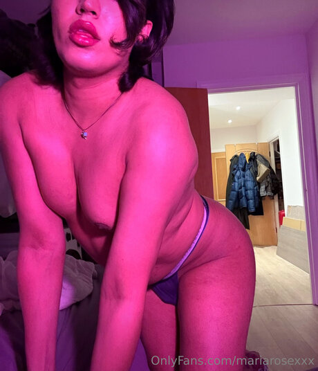 Naakte gelekte OnlyFans-foto van Mariarosexxx