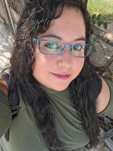 Curvyalbaricoque
