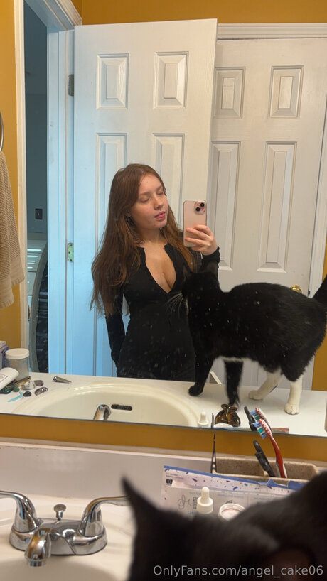 Naakte gelekte OnlyFans-foto van Angel Cake06