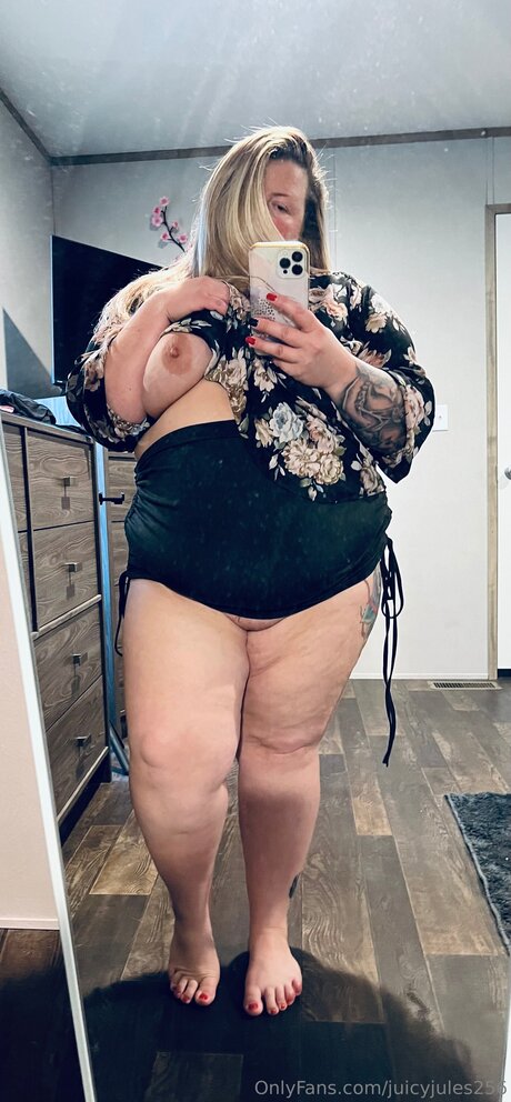 Juicyjules256