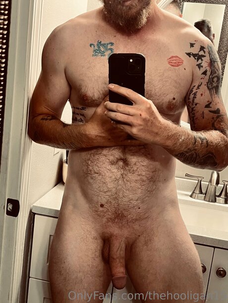 Naakte gelekte OnlyFans-foto van Thehooligan15
