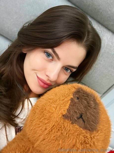 Naakte gelekte OnlyFans-foto van Anna Starlet