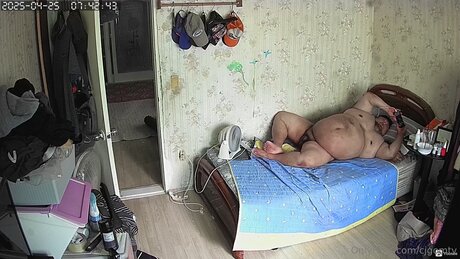Naakte gelekte OnlyFans-foto van Cjgomtv