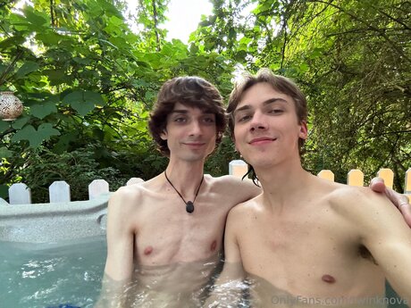 Twinknova