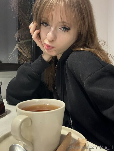 Naakte gelekte OnlyFans-foto van Lola Lil