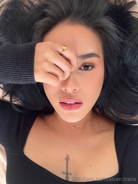 Naakte gelekte OnlyFans-foto van Asian Trans