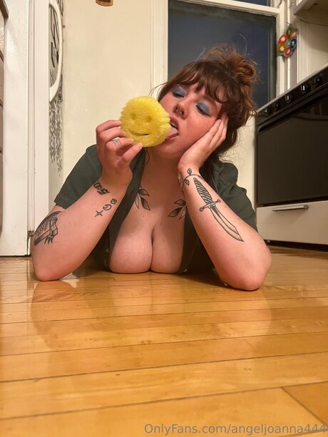 Naakte gelekte OnlyFans-foto van Angeljoanna444