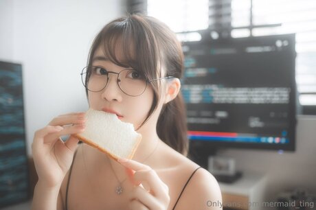 Naakte gelekte OnlyFans-foto van Coder Ting
