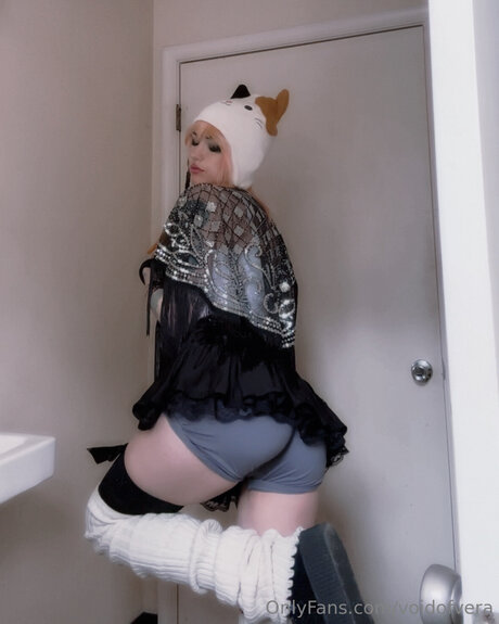 Naakte gelekte OnlyFans-foto van Voidofvera