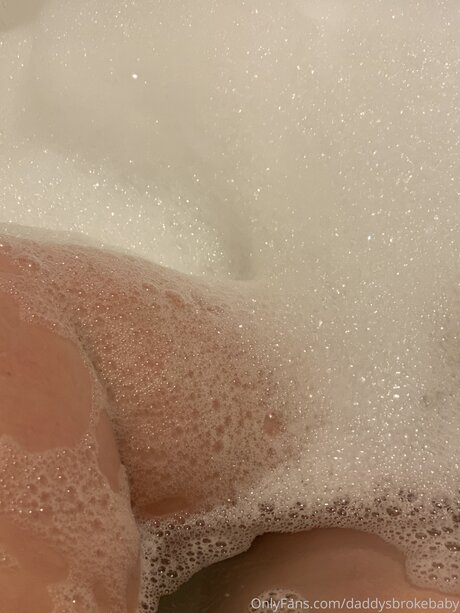 Daddysthickbabygirl