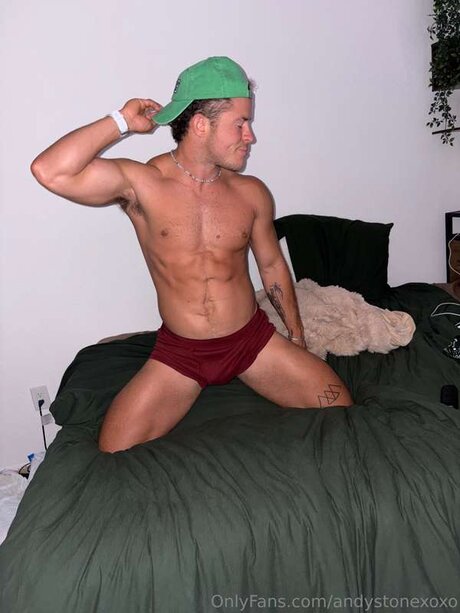 Naakte gelekte OnlyFans-foto van Andystonexoxo