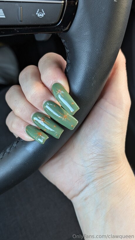 Clawqueen