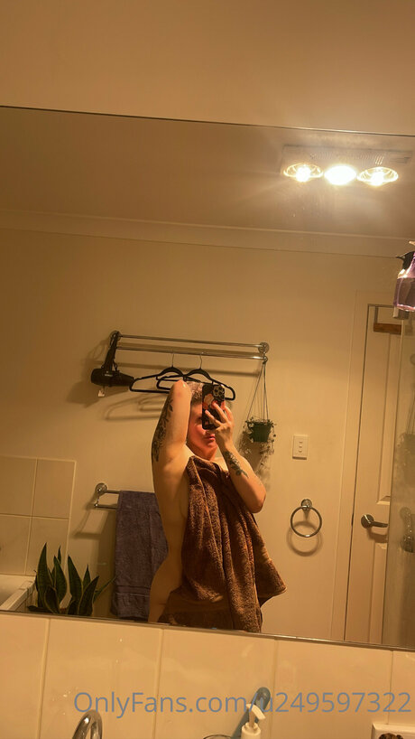 Naakte gelekte OnlyFans-foto van U249597322
