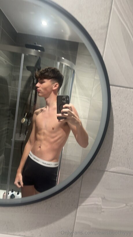 Lewisboothyvip