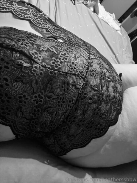 Naakte gelekte OnlyFans-foto van Heatherssbbw