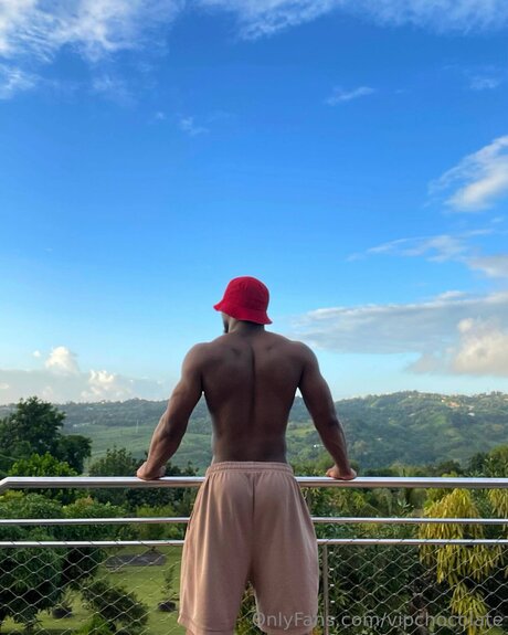 Naakte gelekte OnlyFans-foto van Vipchocolate
