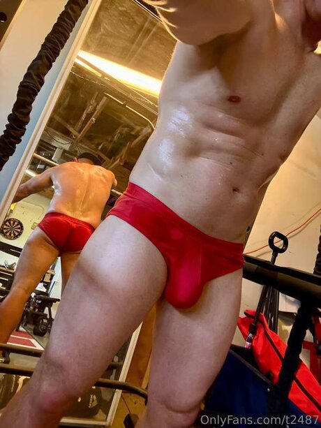 Naakte gelekte OnlyFans-foto van T2487