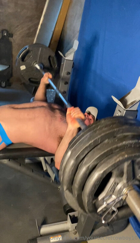 Naakte gelekte OnlyFans-foto van Yoursecretcowboy10